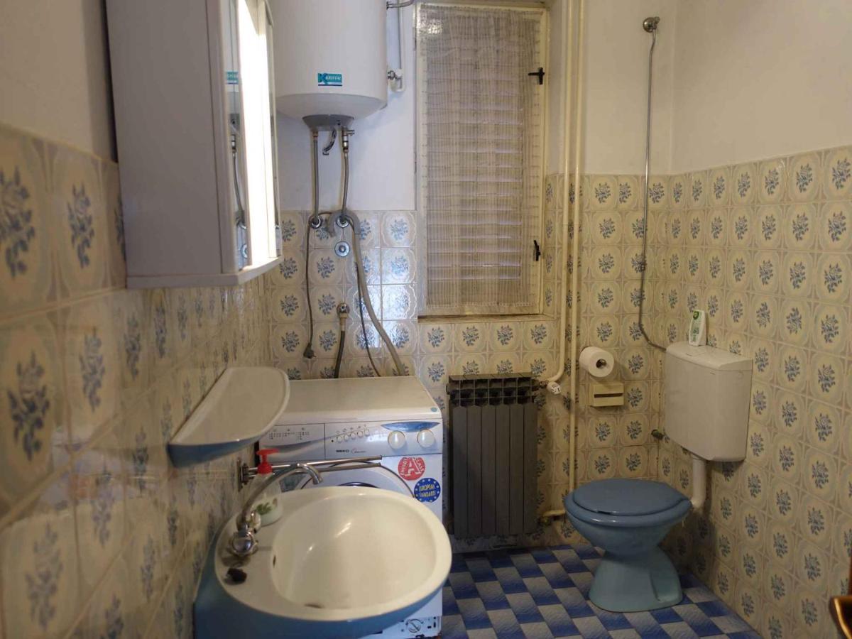 Apartment In Omisalj - Insel Krk 39736 Екстериор снимка