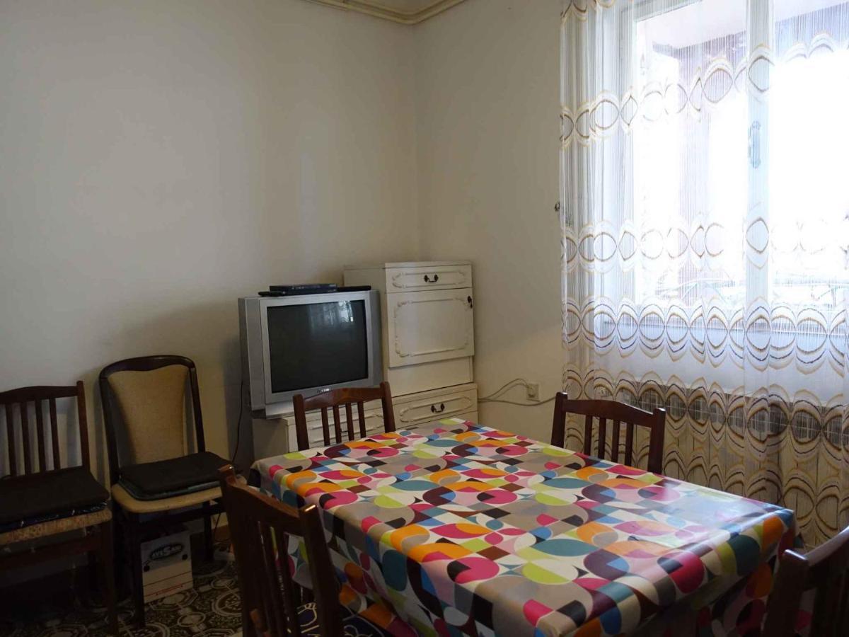 Apartment In Omisalj - Insel Krk 39736 Екстериор снимка