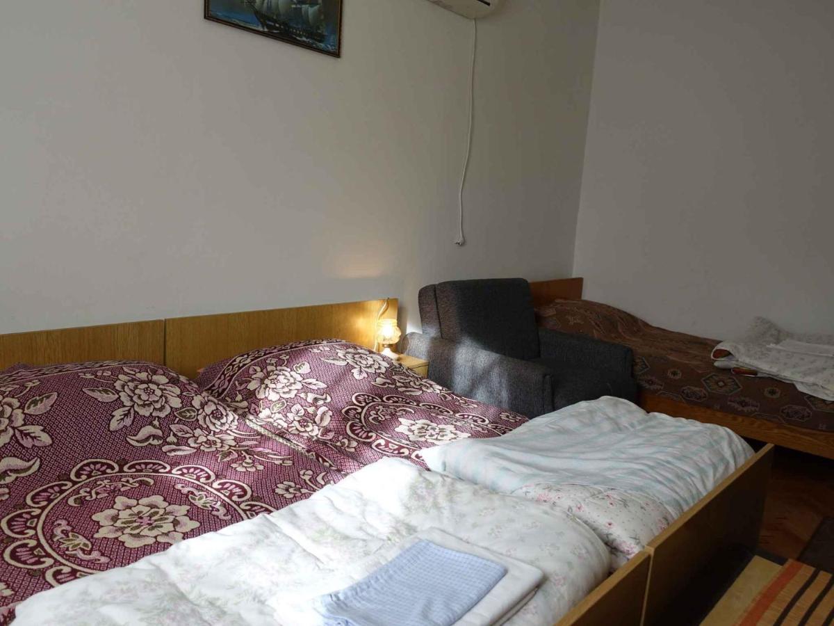 Apartment In Omisalj - Insel Krk 39736 Екстериор снимка